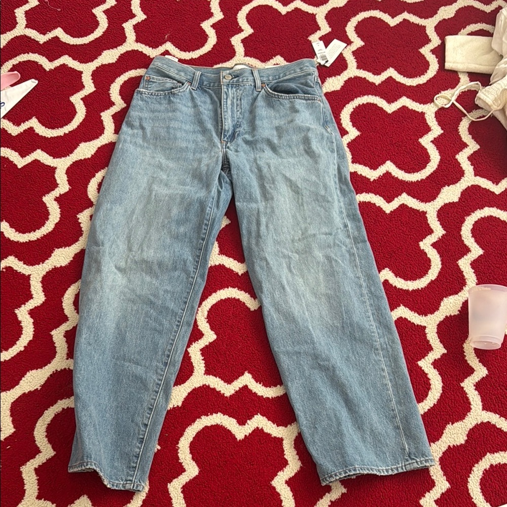 Aritzia Low Rise Jeans - Denim Forum